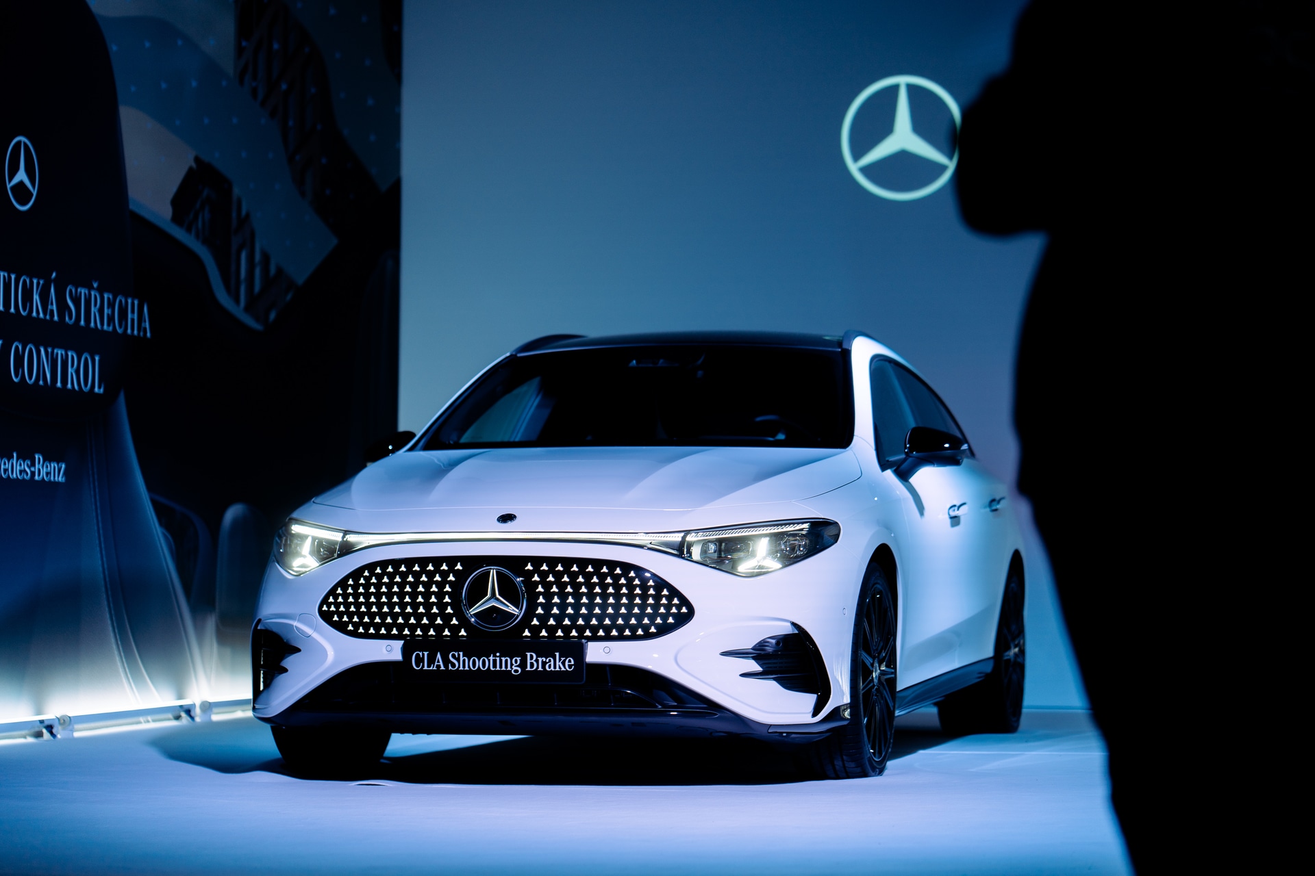 Mercedes logo